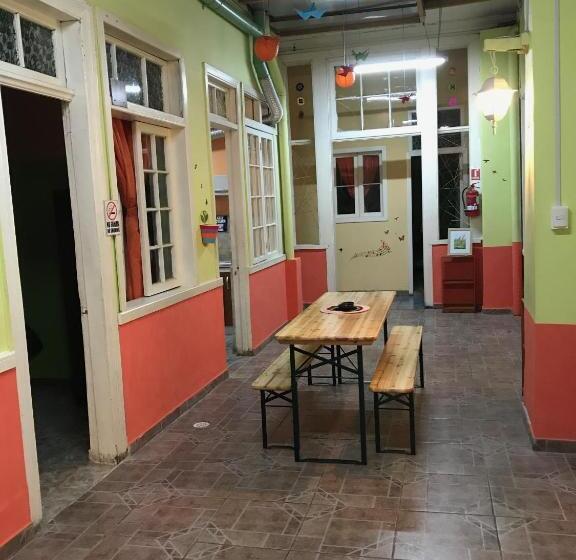 Hostal Tricontinental