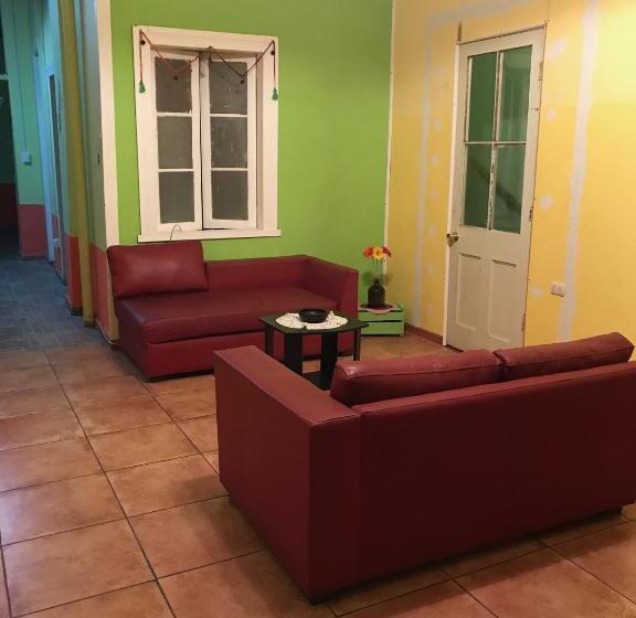 Hostal Tricontinental