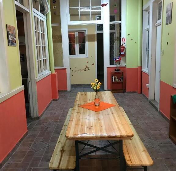 Hostal Tricontinental