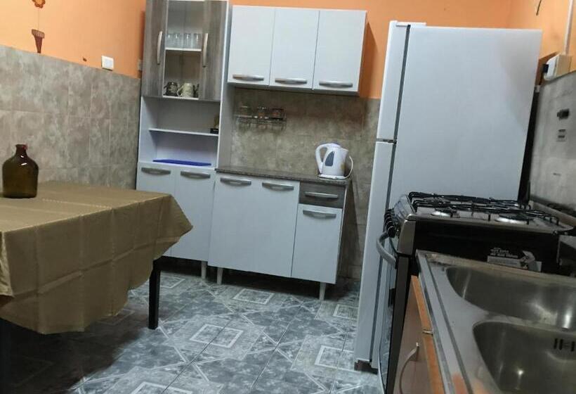 Hostal Tricontinental