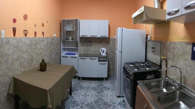 Hostal Tricontinental