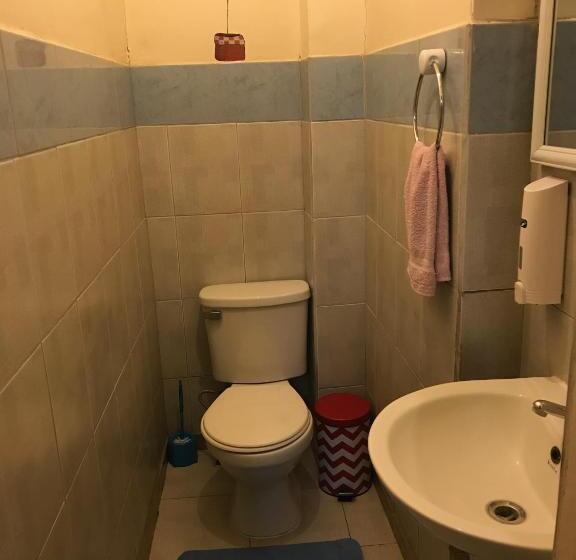 Hostal Tricontinental