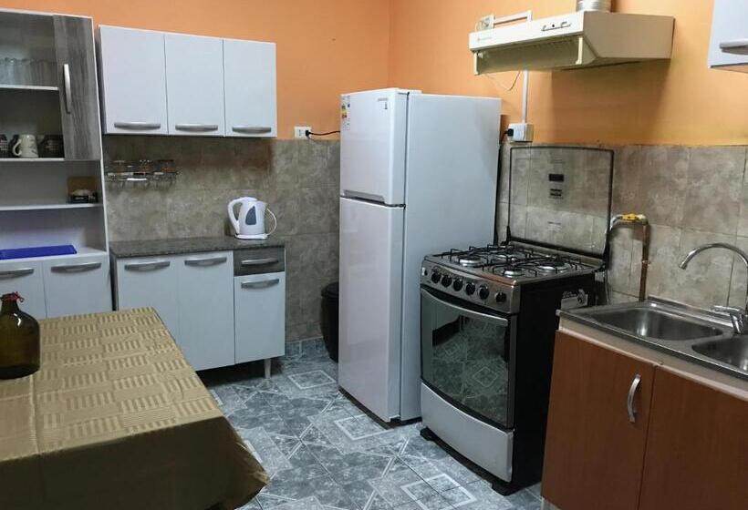 Hostal Tricontinental