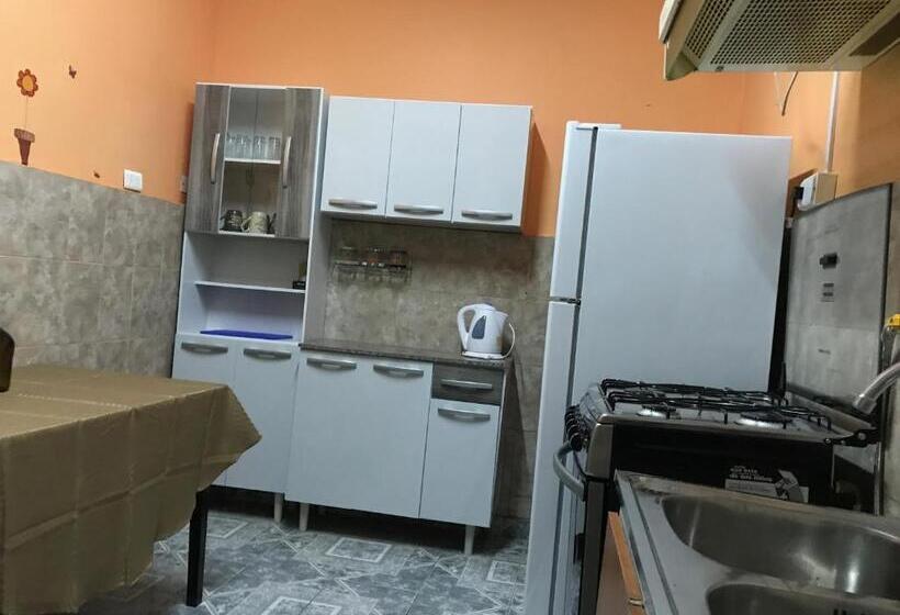 Hostal Tricontinental