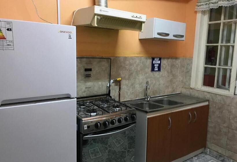 Hostal Tricontinental