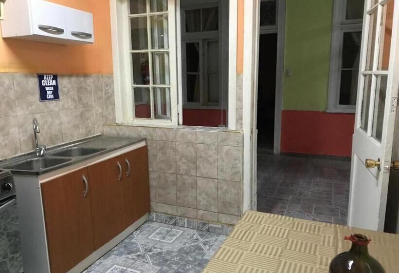 Hostal Tricontinental