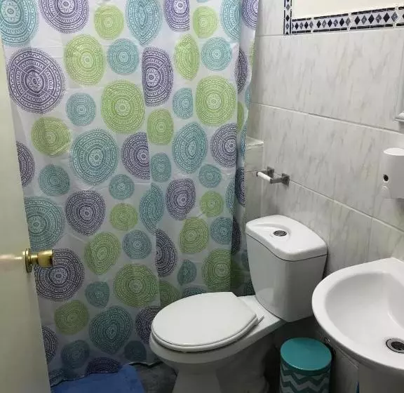 Hostal Tricontinental