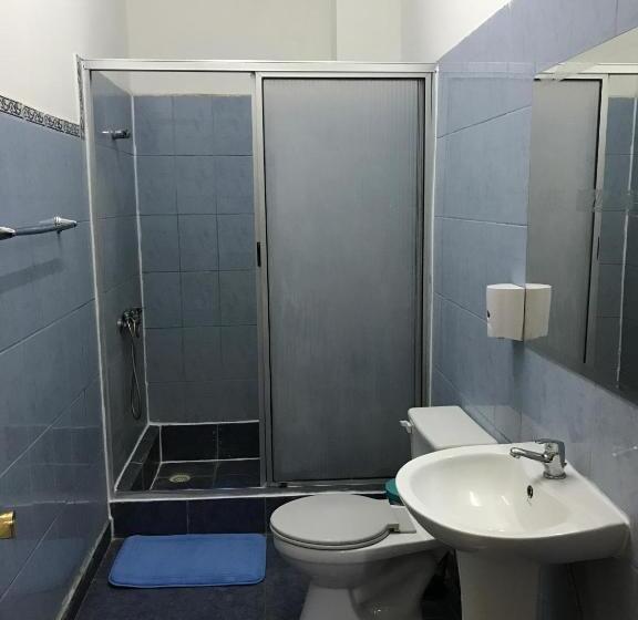 Hostal Tricontinental