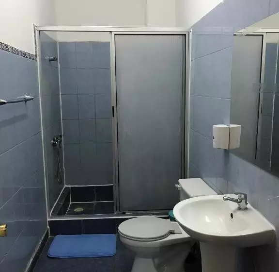 Hostal Tricontinental