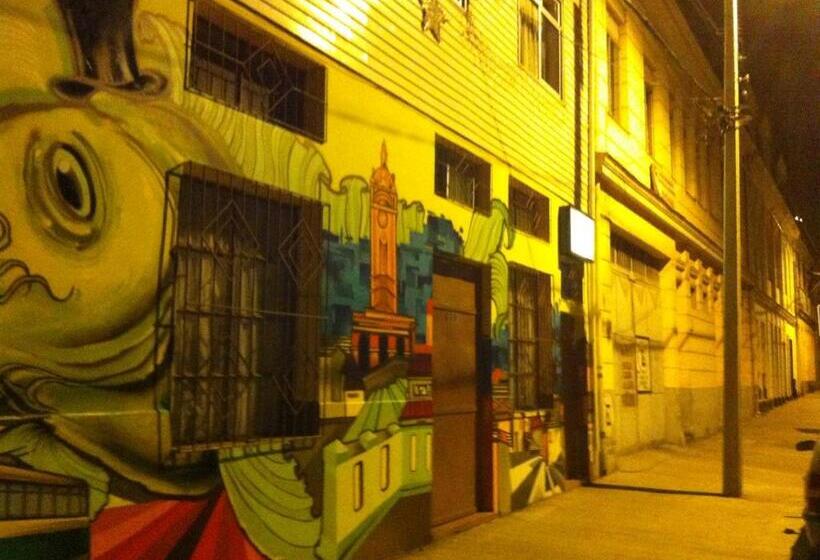 Hostal Tricontinental