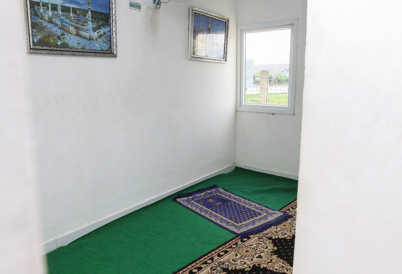 Отель Airy Aeropolis Residence Suryadarma Tangerang