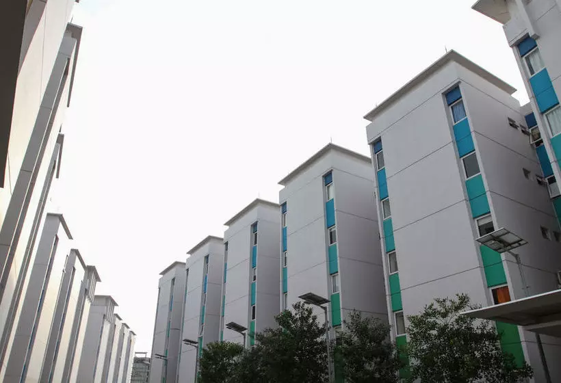 Hotelli Airy Aeropolis Residence Suryadarma Tangerang