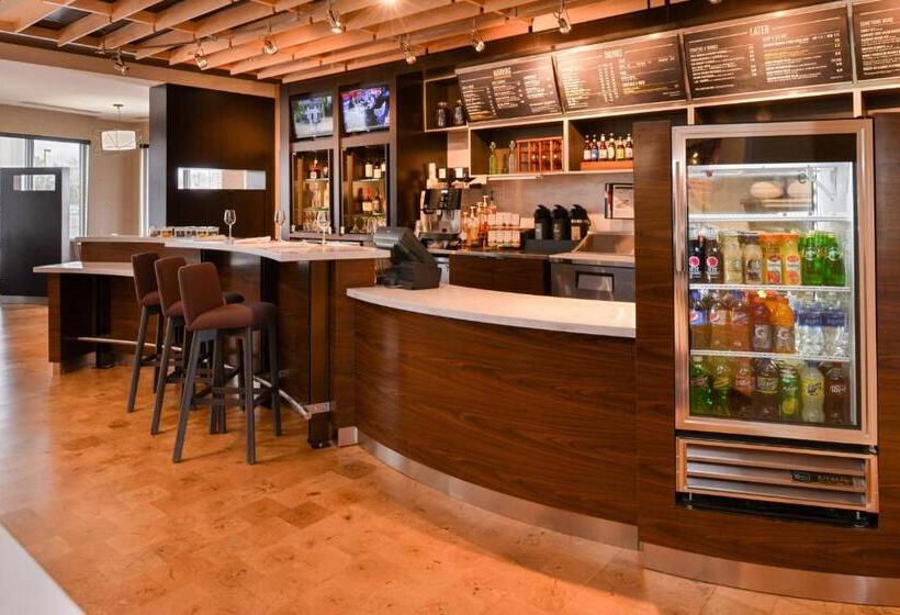 호텔 Courtyard By Marriott Toledo North