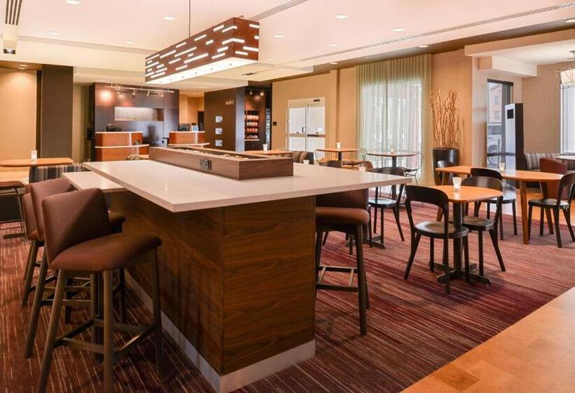 호텔 Courtyard By Marriott Toledo North