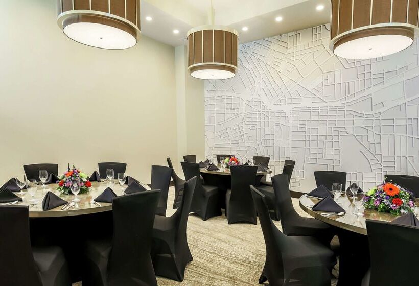 فندق Embassy Suites By Hilton Syracuse Destiny Usa