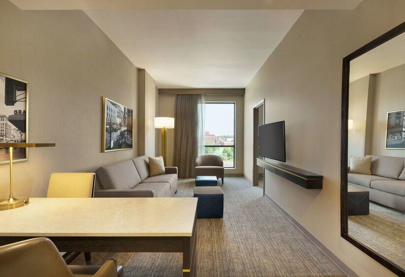 فندق Embassy Suites By Hilton Syracuse Destiny Usa