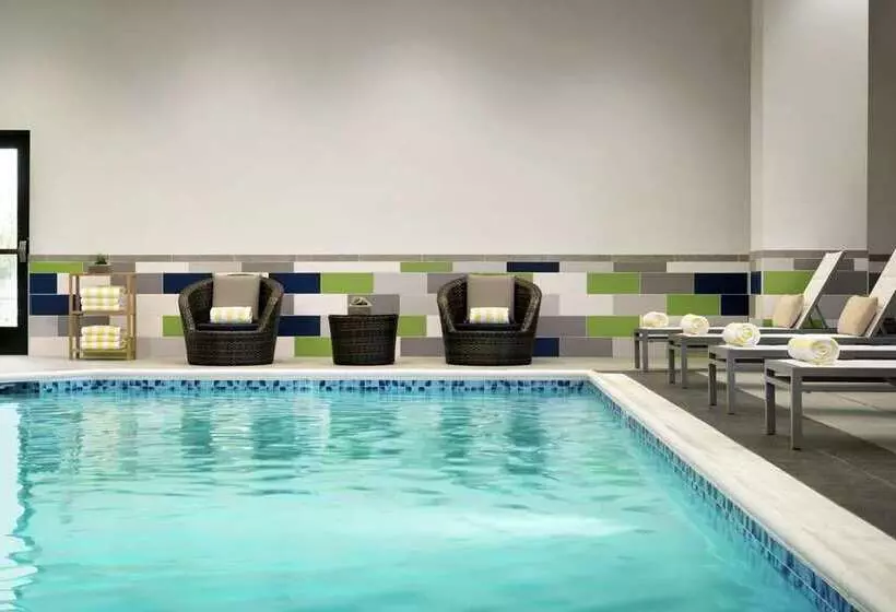 هتل Embassy Suites By Hilton Syracuse Destiny Usa