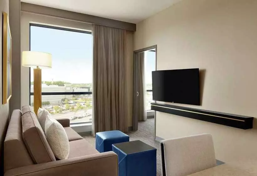 هتل Embassy Suites By Hilton Syracuse Destiny Usa