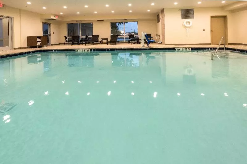 ホテル Holiday Inn Express & Suites   Commerce, An Ihg
