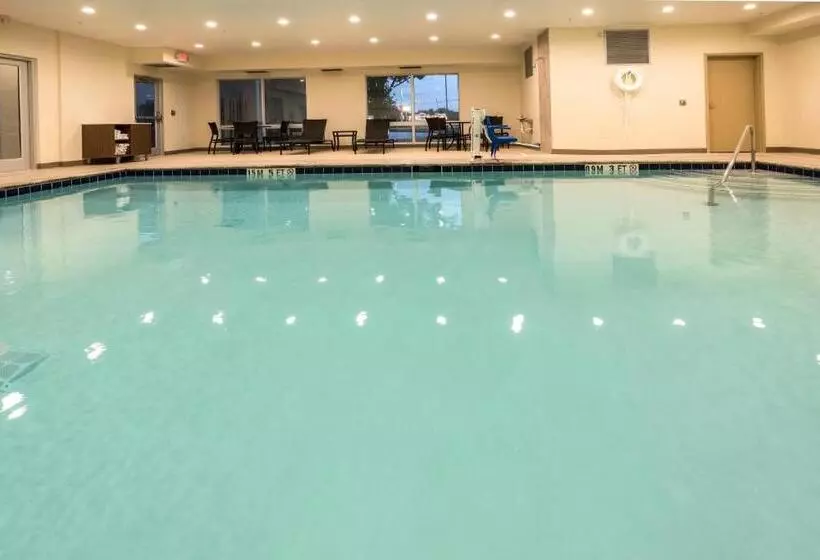 ホテル Holiday Inn Express & Suites   Commerce, An Ihg
