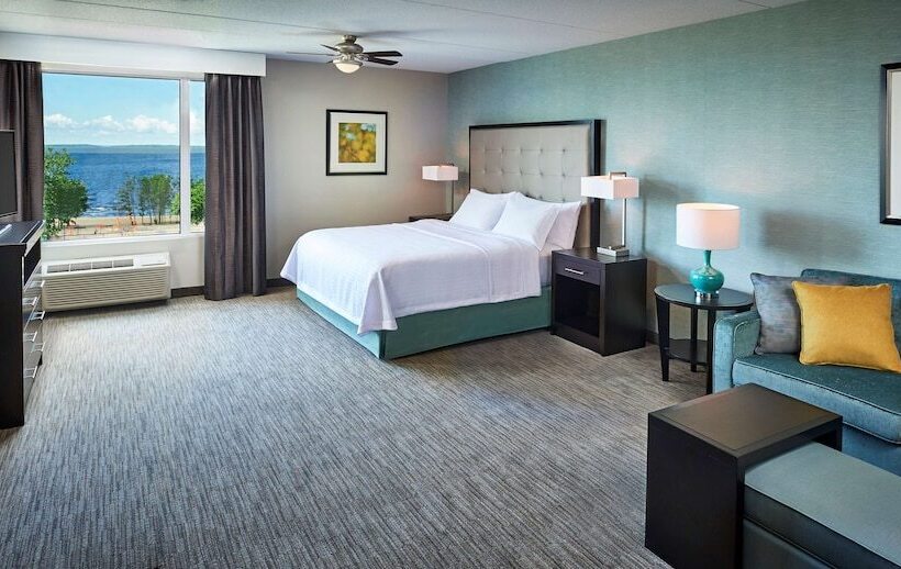 هتل Homewood Suites By Hilton North Bay