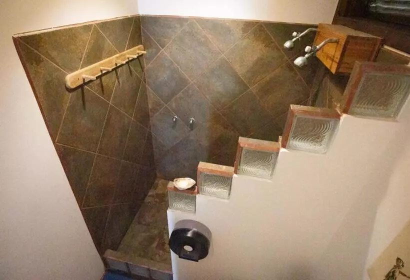 هتل Canoa Suites