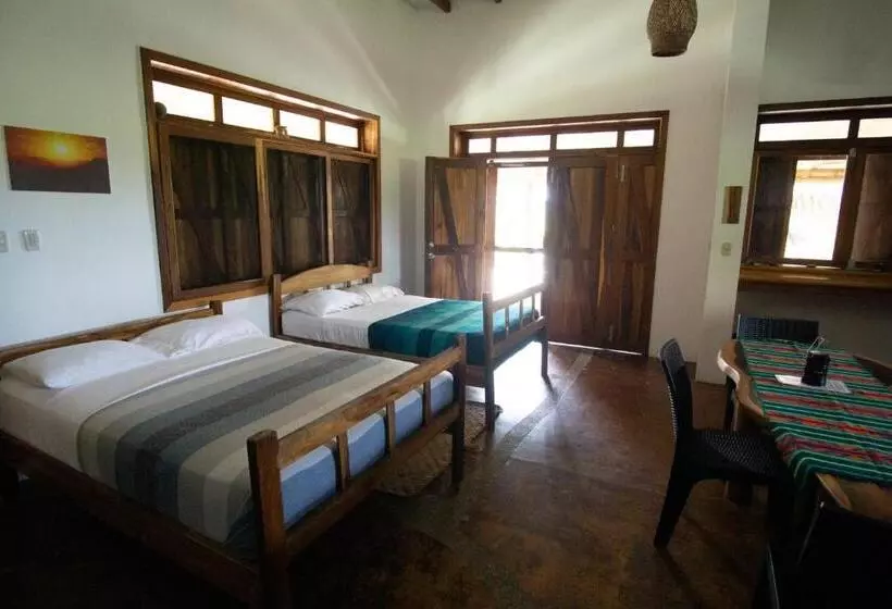 هتل Canoa Suites