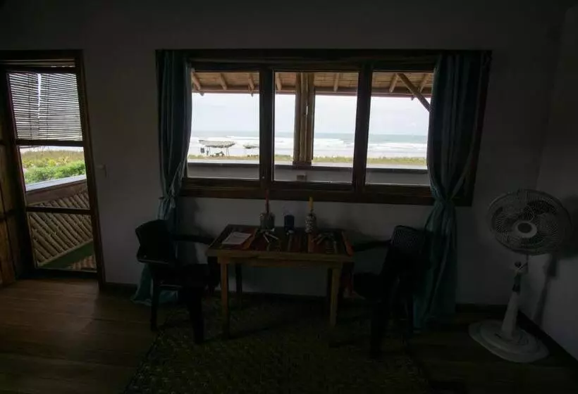 هتل Canoa Suites