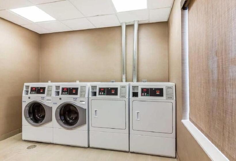 هتل Comfort Suites