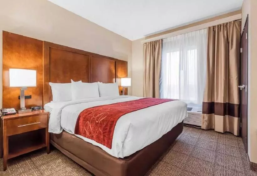 هتل Comfort Suites