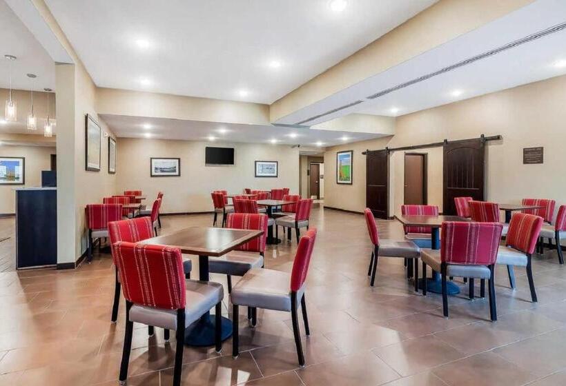 هتل Comfort Suites