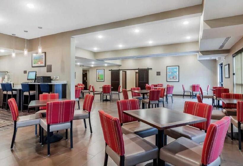 هتل Comfort Suites