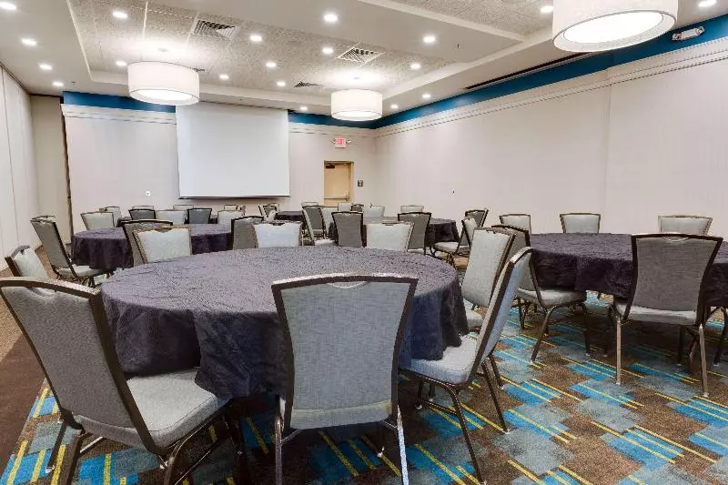 Drury Plaza Hotel St. Louis St. Charles