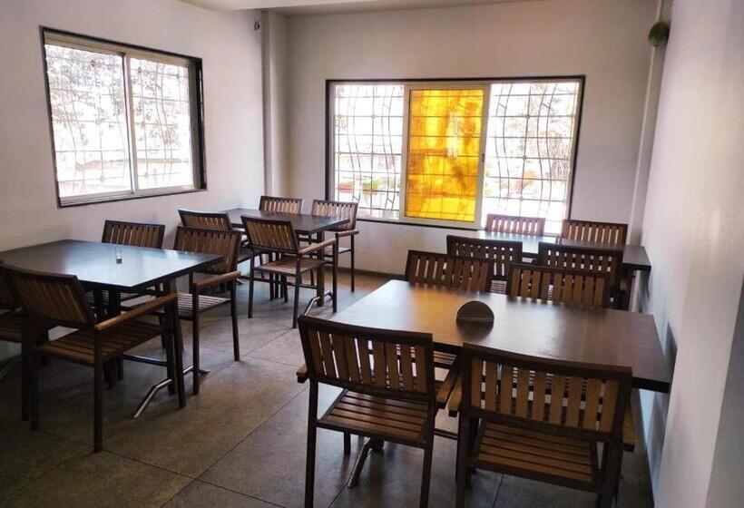 ホテル Manasi Inn