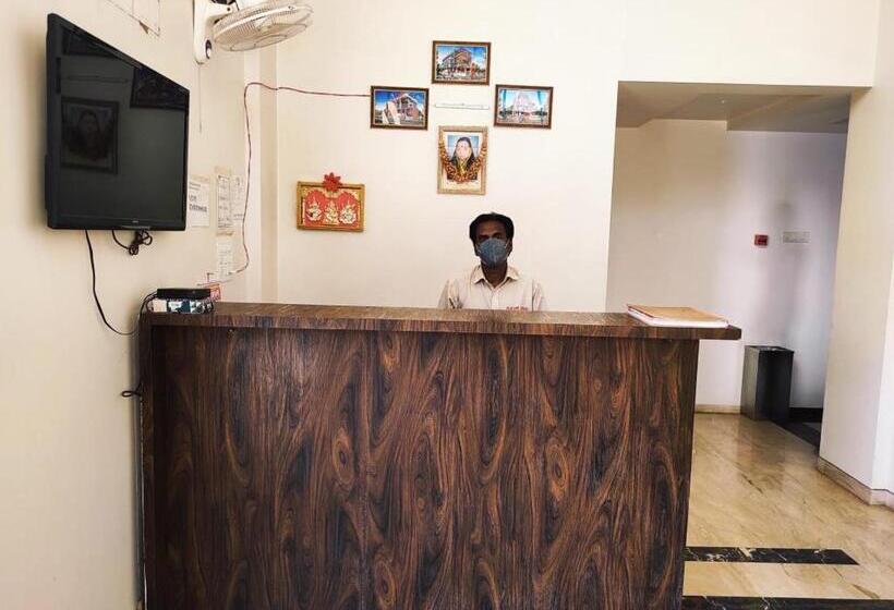 ホテル Manasi Inn