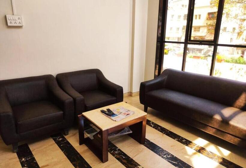 ホテル Manasi Inn