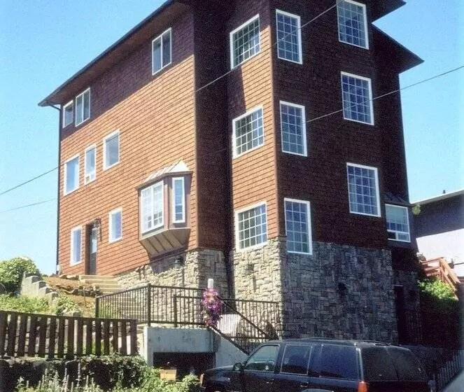 Hotelli Nelscott Manor