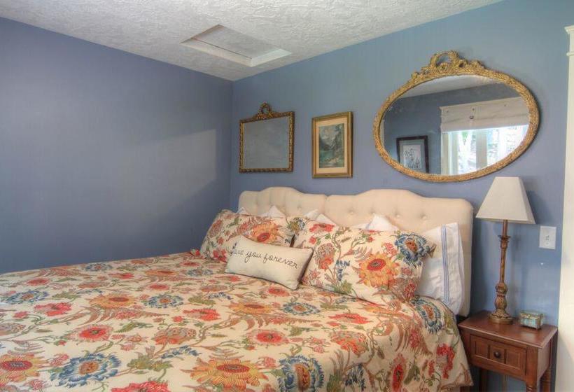Huckleberry Hill Bed And Breakfast
