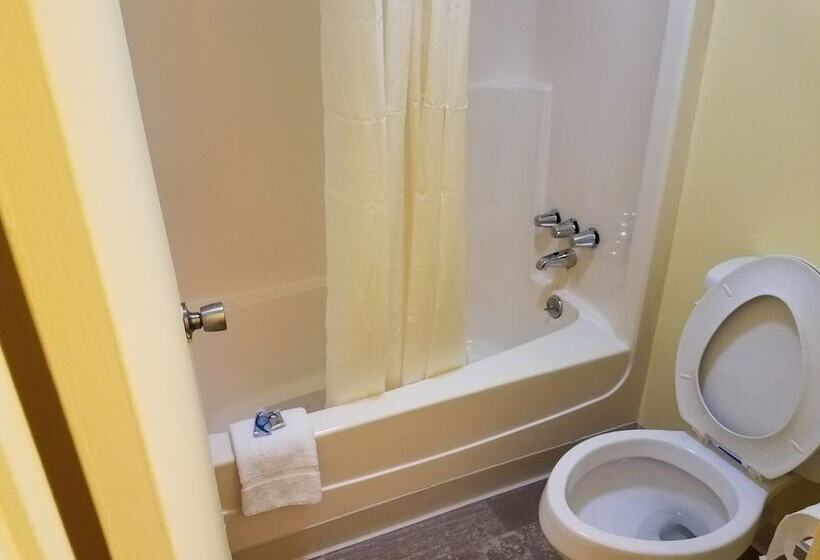 فندق على الطريق Budget Inn Tarboro