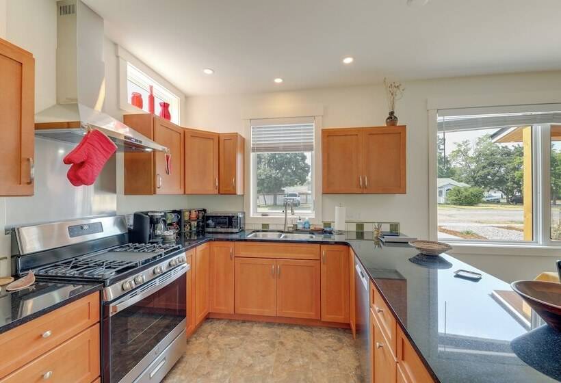 Awesome Missoula Home W/ Patio < 2 Mi To Downtown!