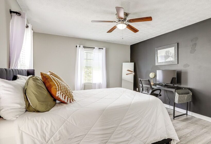 18 Mi To Dtwn Atlanta: Pet Friendly Home W/ Yard!