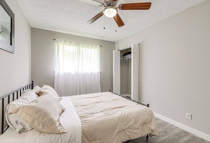 18 Mi To Dtwn Atlanta: Pet Friendly Home W/ Yard!