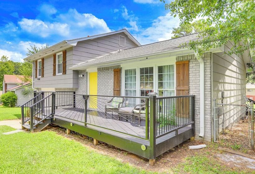 18 Mi To Dtwn Atlanta: Pet Friendly Home W/ Yard!