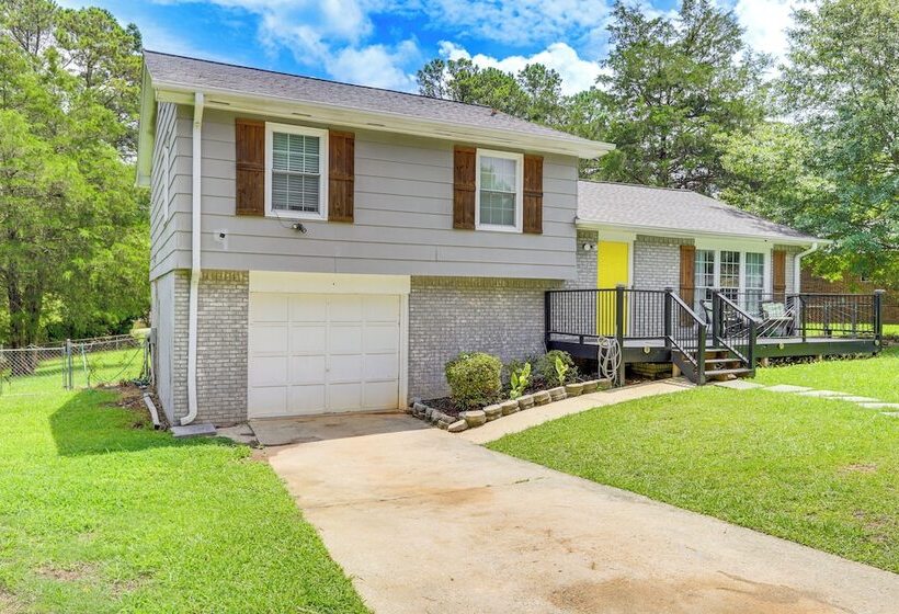18 Mi To Dtwn Atlanta: Pet Friendly Home W/ Yard!