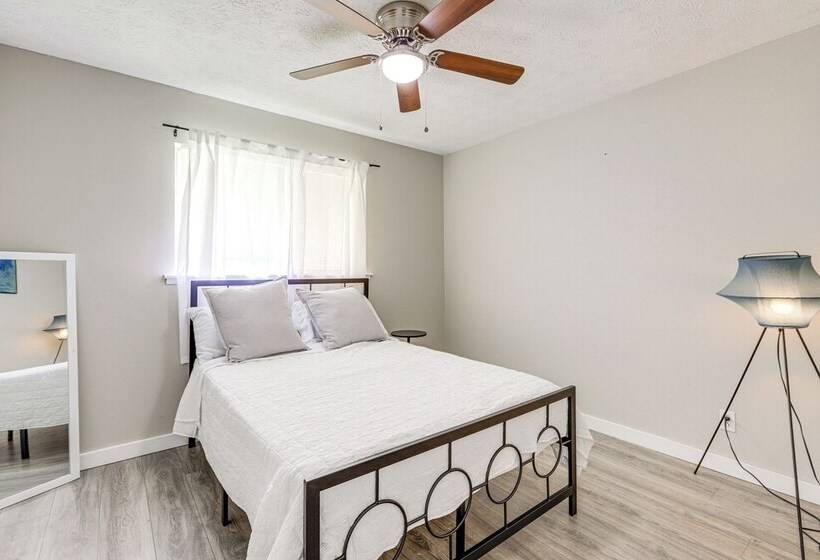 18 Mi To Dtwn Atlanta: Pet Friendly Home W/ Yard!