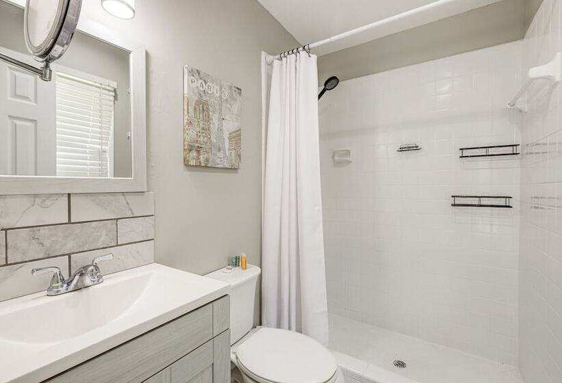 18 Mi To Dtwn Atlanta: Pet Friendly Home W/ Yard!