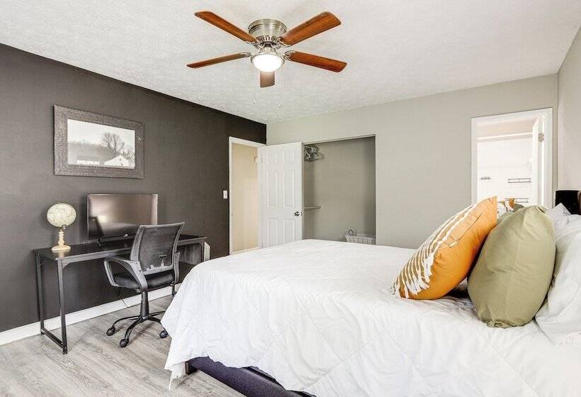 18 Mi To Dtwn Atlanta: Pet Friendly Home W/ Yard!