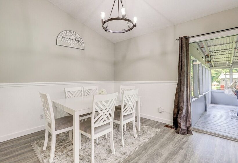 18 Mi To Dtwn Atlanta: Pet Friendly Home W/ Yard!