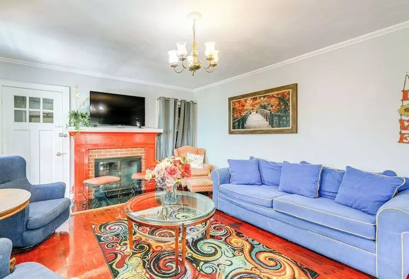 Cozy Cottage W/ Deck, 9 Mi To Downtown Beaufort!