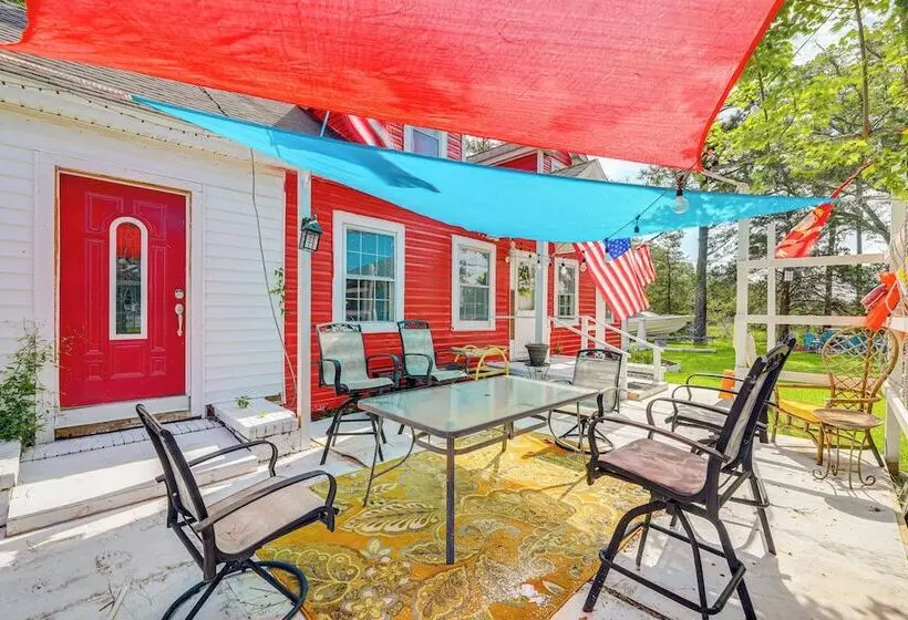 Cozy Cottage W/ Deck, 9 Mi To Downtown Beaufort!